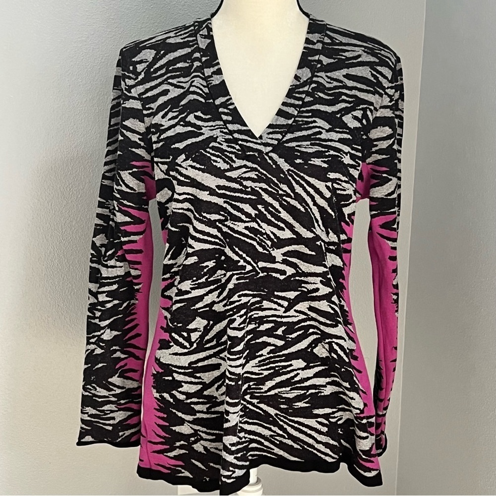 NIC+ZOE Zebra Print V-Neck Top - Black and Pink